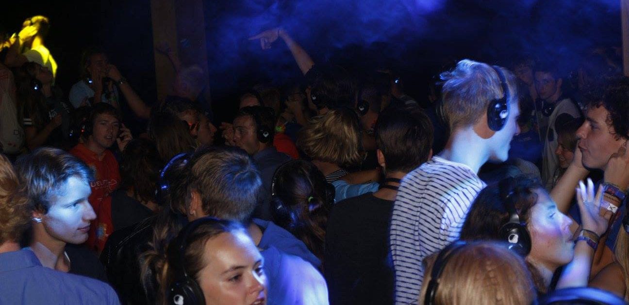 Jaarlijks silent studenten disco roeivereniging Proteus-Eretes Delft